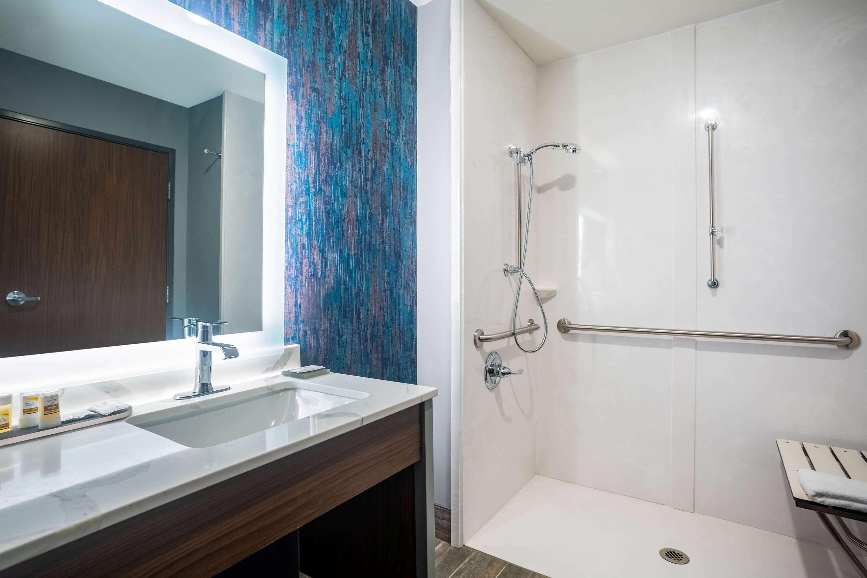 La Quinta Inn & Suites By Wyndham Oxford Ngoại thất bức ảnh