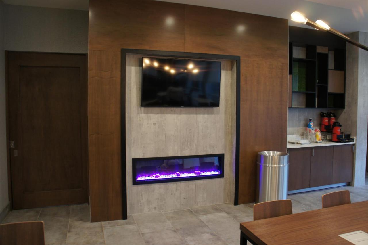 La Quinta Inn & Suites By Wyndham Oxford Ngoại thất bức ảnh